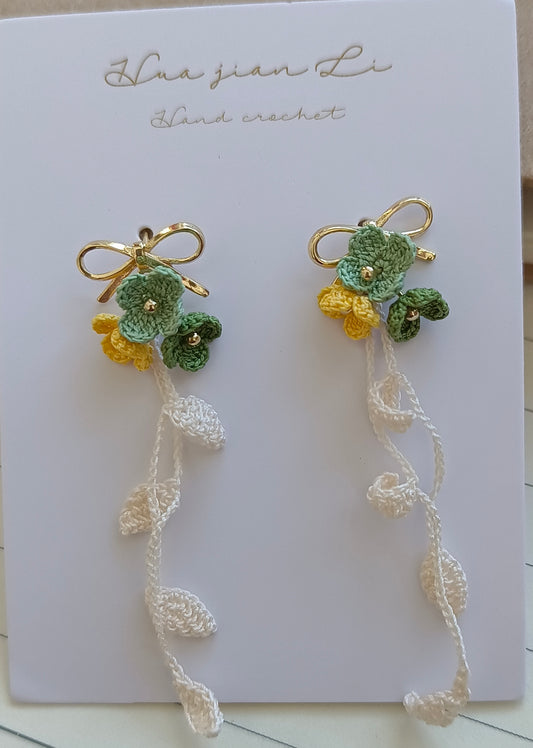 Micro-hook earrings